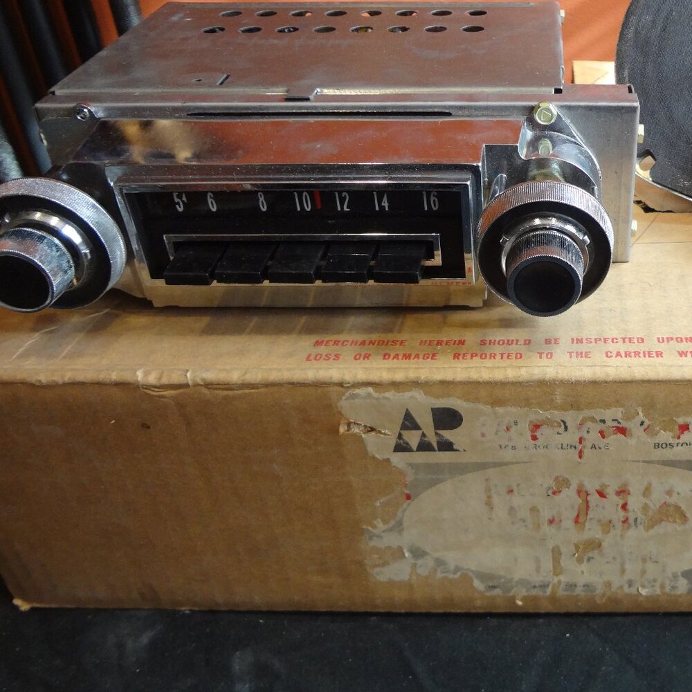 1964 BUICK Special AUTOMATIC RADIO All Transistor Push Button Radio Mo. SBP-4027